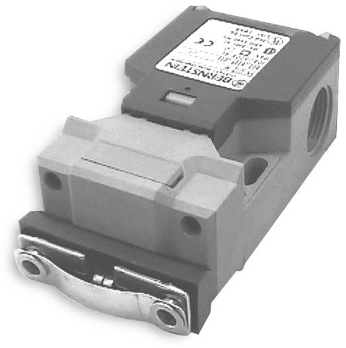 SAFETY SWITCH - Limit switch, 3 Contacts, 2NC + 1NO - (084.601.003)